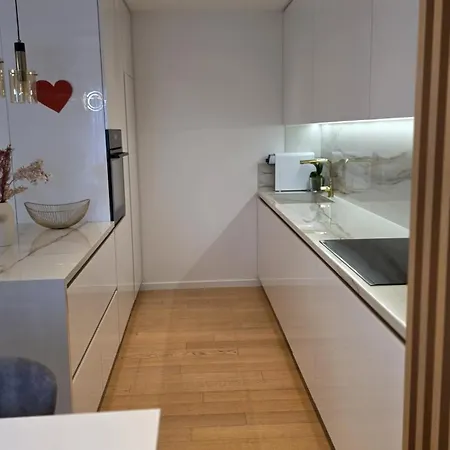 Azure Luxe شقة