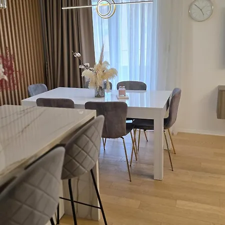 Διαμέρισμα Azure Luxe Ποντστράνα