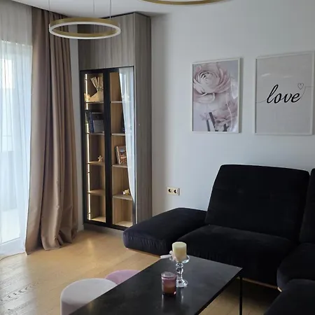 Azure Luxe بودْسْتغانا